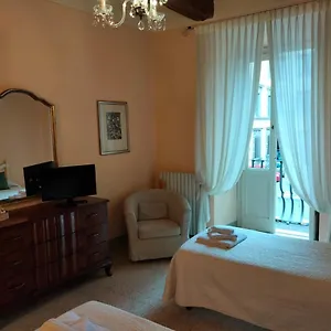 https://appartamento-giulia-lucca.it-tuscanyhotel.com